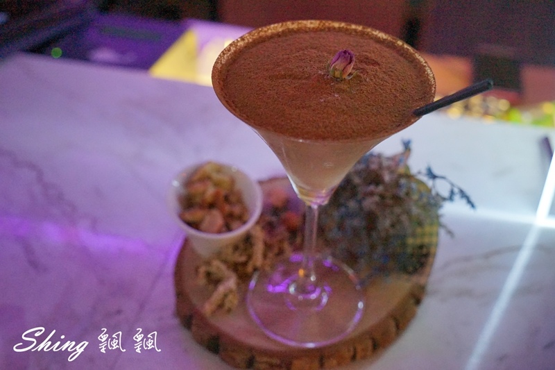 Myth-Dragon 台中夜店餐酒館-台中中國風酒吧,質感調酒還有川劇變臉表演,展現全新風格的復古小上海 @博士生瘋狂日記 Myth-Dragon 台中夜店餐酒館-台中中國風酒吧,質感調酒還有川劇變臉表演,展現全新風格的復古小上海 @博士生瘋狂日記