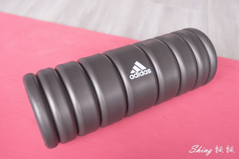 Adidas按摩泡棉滾筒-專業運動按摩,居家拉筋放鬆好幫手,睡覺前運動這樣就對了!! @博士生瘋狂日記 Adidas按摩泡棉滾筒-專業運動按摩,居家拉筋放鬆好幫手,睡覺前運動這樣就對了!! @博士生瘋狂日記