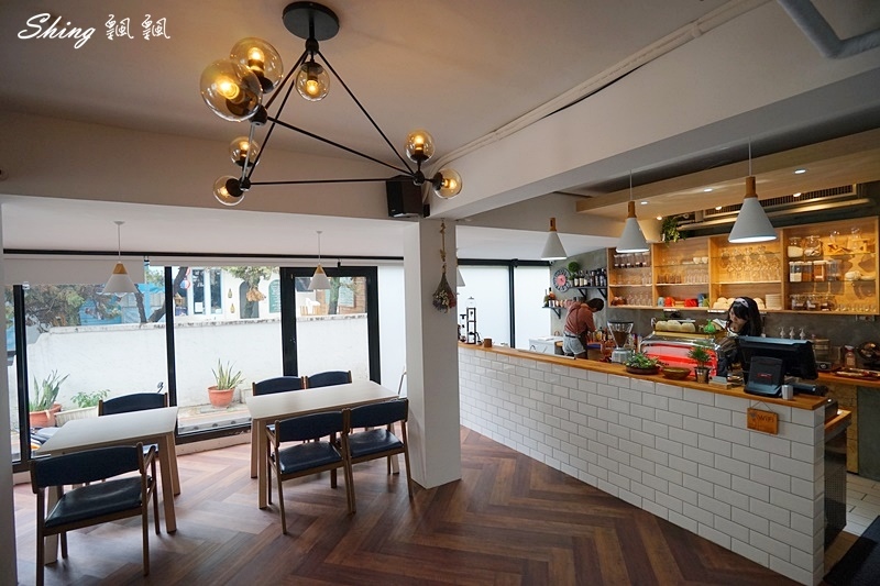 午街貳拾Cafe Bistro-精誠商圈早午餐推薦,不限時專業餐點,落地窗環境跟親切店員大加分 @博士生瘋狂日記 午街貳拾Cafe Bistro-精誠商圈早午餐推薦,不限時專業餐點,落地窗環境跟親切店員大加分 @博士生瘋狂日記