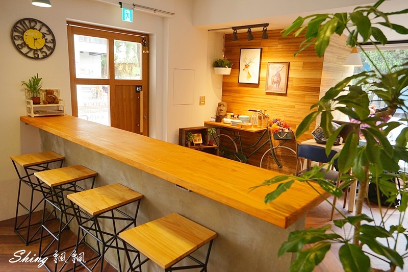 午街貳拾Cafe Bistro-精誠商圈早午餐推薦,不限時專業餐點,落地窗環境跟親切店員大加分 @博士生瘋狂日記 午街貳拾Cafe Bistro-精誠商圈早午餐推薦,不限時專業餐點,落地窗環境跟親切店員大加分 @博士生瘋狂日記