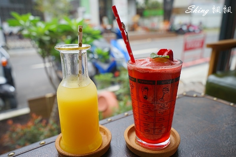 午街貳拾Cafe Bistro-精誠商圈早午餐推薦,不限時專業餐點,落地窗環境跟親切店員大加分 @博士生瘋狂日記 午街貳拾Cafe Bistro-精誠商圈早午餐推薦,不限時專業餐點,落地窗環境跟親切店員大加分 @博士生瘋狂日記