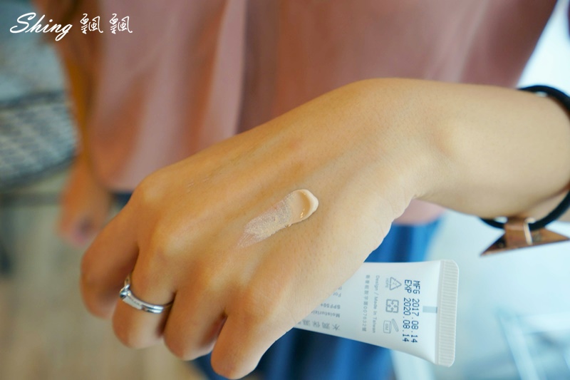 AVIVA水潤保濕防曬霜vs控油保濕防曬霜-物理性防曬的MIT品牌,大爆汗下的混和肌膚女子 @博士生瘋狂日記 AVIVA水潤保濕防曬霜vs控油保濕防曬霜-物理性防曬的MIT品牌,大爆汗下的混和肌膚女子 @博士生瘋狂日記