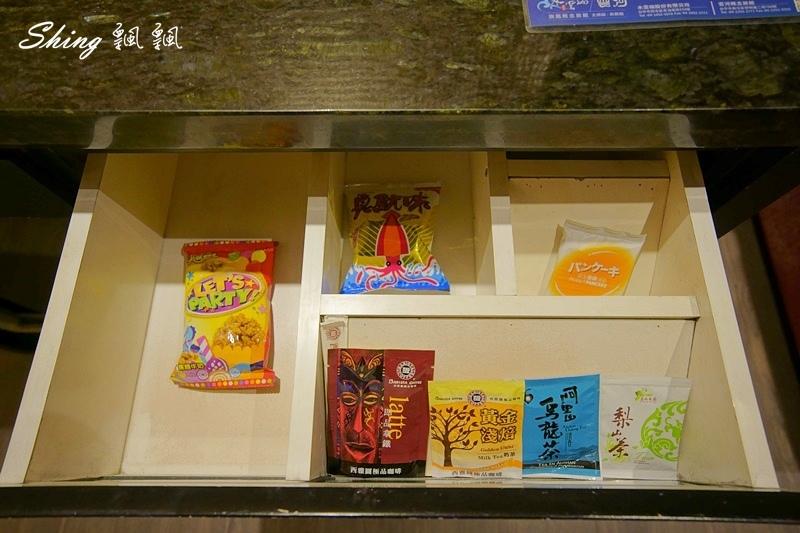水雲端旗艦概念旅館-逢甲夜市接駁,宵夜早餐吃到飽,連商務房都有大型按摩浴缸,想要辦派對就找滑水道房型 @博士生瘋狂日記 水雲端旗艦概念旅館-逢甲夜市接駁,宵夜早餐吃到飽,連商務房都有大型按摩浴缸,想要辦派對就找滑水道房型 @博士生瘋狂日記