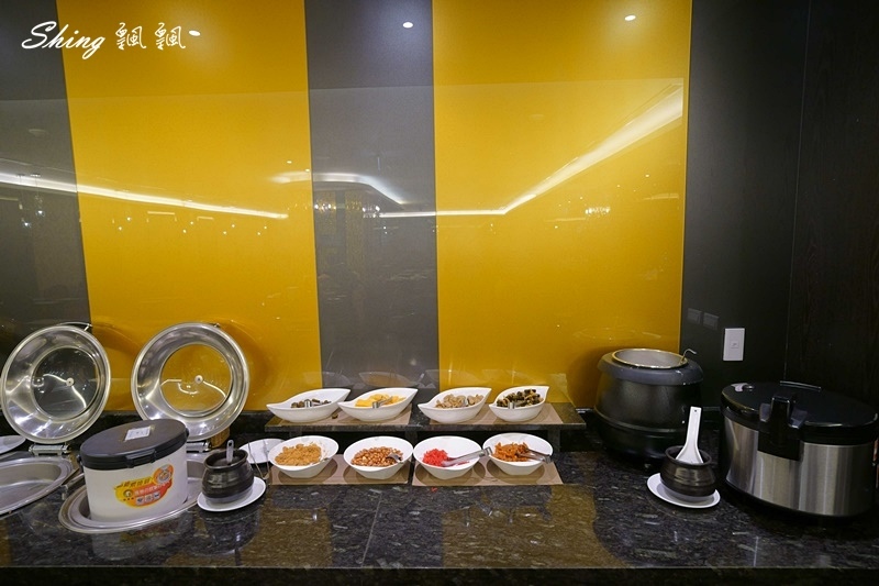 水雲端旗艦概念旅館-逢甲夜市接駁,宵夜早餐吃到飽,連商務房都有大型按摩浴缸,想要辦派對就找滑水道房型 @博士生瘋狂日記 水雲端旗艦概念旅館-逢甲夜市接駁,宵夜早餐吃到飽,連商務房都有大型按摩浴缸,想要辦派對就找滑水道房型 @博士生瘋狂日記