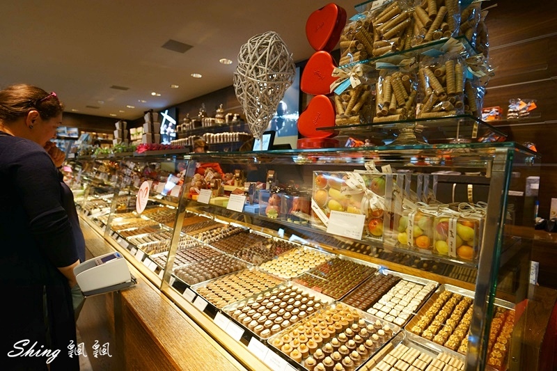 蘇黎世瑞士百年巧克力品牌旗艦店confiserie sprungli-蘇黎世屹立不搖的瑞士最夯170年巧克力旗艦店 @博士生瘋狂日記 蘇黎世瑞士百年巧克力品牌旗艦店confiserie sprungli-蘇黎世屹立不搖的瑞士最夯170年巧克力旗艦店 @博士生瘋狂日記