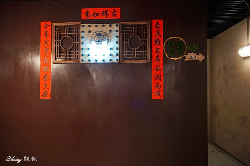 內湖美食川老爺鍋物-工業風麻辣火鍋,吃火鍋配熱炒,還有溫體牛買一送一最熱銷!! @博士生瘋狂日記 內湖美食川老爺鍋物-工業風麻辣火鍋,吃火鍋配熱炒,還有溫體牛買一送一最熱銷!! @博士生瘋狂日記