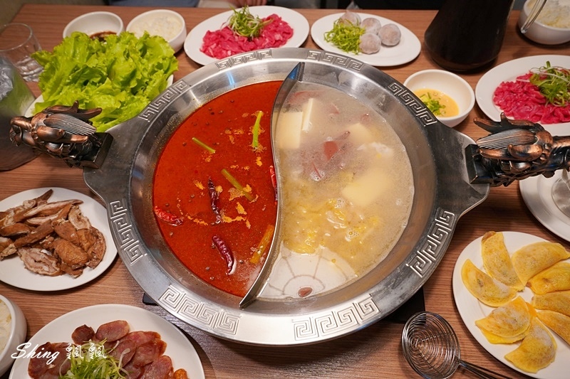 內湖美食川老爺鍋物-工業風麻辣火鍋,吃火鍋配熱炒,還有溫體牛買一送一最熱銷!! @博士生瘋狂日記 內湖美食川老爺鍋物-工業風麻辣火鍋,吃火鍋配熱炒,還有溫體牛買一送一最熱銷!! @博士生瘋狂日記