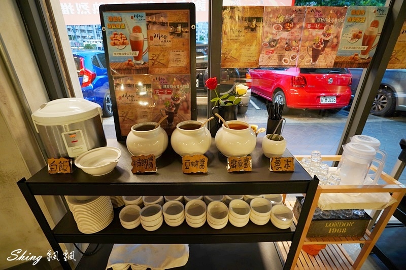 內湖美食川老爺鍋物-工業風麻辣火鍋,吃火鍋配熱炒,還有溫體牛買一送一最熱銷!! @博士生瘋狂日記 內湖美食川老爺鍋物-工業風麻辣火鍋,吃火鍋配熱炒,還有溫體牛買一送一最熱銷!! @博士生瘋狂日記