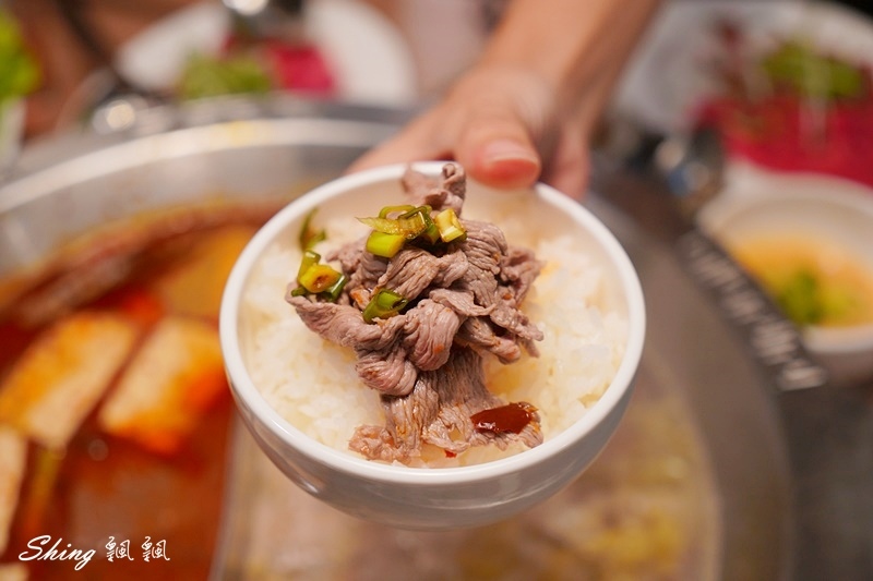 內湖美食川老爺鍋物-工業風麻辣火鍋,吃火鍋配熱炒,還有溫體牛買一送一最熱銷!! @博士生瘋狂日記 內湖美食川老爺鍋物-工業風麻辣火鍋,吃火鍋配熱炒,還有溫體牛買一送一最熱銷!! @博士生瘋狂日記