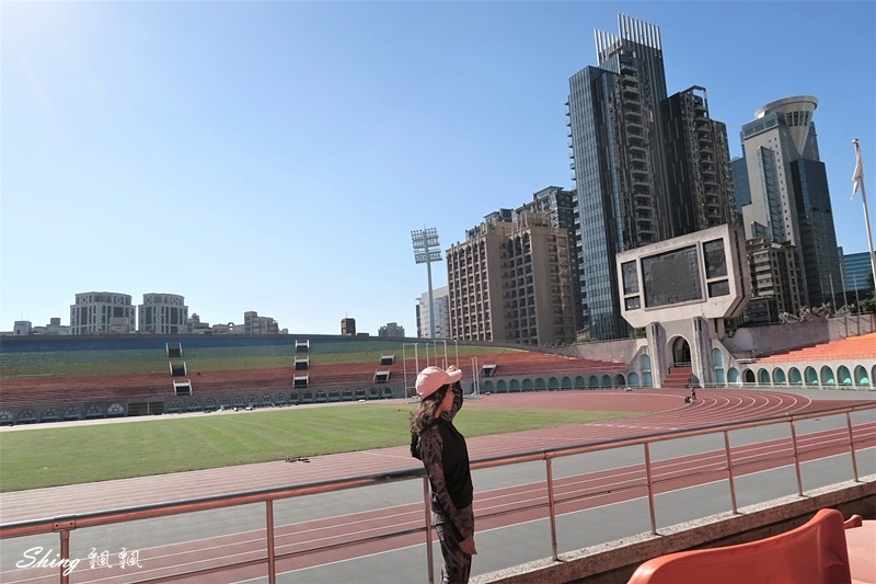 宜而爽享動時尚運動套裝-防風隔濕外套,吸濕快乾,讓運動享受機能性的低調時尚 @博士生瘋狂日記 宜而爽享動時尚運動套裝-防風隔濕外套,吸濕快乾,讓運動享受機能性的低調時尚 @博士生瘋狂日記