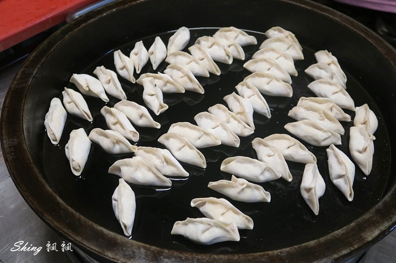 小琉球美食萌妹水煎餃-在地人美食,現點現煎水煎餃配冬瓜紅茶,自製整罐梅子芒果青好涮嘴 @博士生瘋狂日記 小琉球美食萌妹水煎餃-在地人美食,現點現煎水煎餃配冬瓜紅茶,自製整罐梅子芒果青好涮嘴 @博士生瘋狂日記