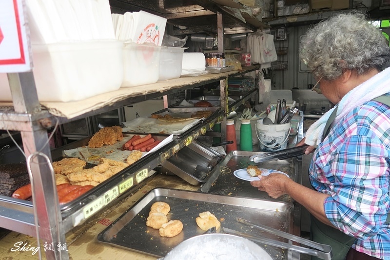 小琉球必須吃的熱門早餐-洪媽媽早餐店,琉球粿與香Q蔥油條最特別,白糖粿是新歡,賓士包當點心 @博士生瘋狂日記 小琉球必須吃的熱門早餐-洪媽媽早餐店,琉球粿與香Q蔥油條最特別,白糖粿是新歡,賓士包當點心 @博士生瘋狂日記