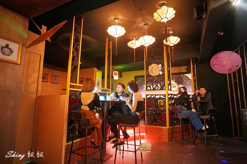 Myth-Dragon 台中夜店餐酒館-台中中國風酒吧,質感調酒還有川劇變臉表演,展現全新風格的復古小上海 @博士生瘋狂日記 Myth-Dragon 台中夜店餐酒館-台中中國風酒吧,質感調酒還有川劇變臉表演,展現全新風格的復古小上海 @博士生瘋狂日記