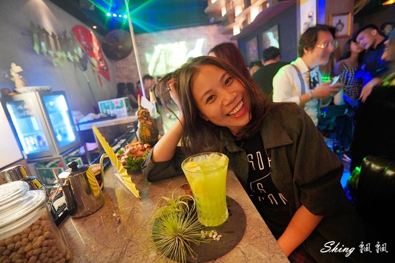 Myth-Dragon 台中夜店餐酒館-台中中國風酒吧,質感調酒還有川劇變臉表演,展現全新風格的復古小上海 @博士生瘋狂日記 Myth-Dragon 台中夜店餐酒館-台中中國風酒吧,質感調酒還有川劇變臉表演,展現全新風格的復古小上海 @博士生瘋狂日記