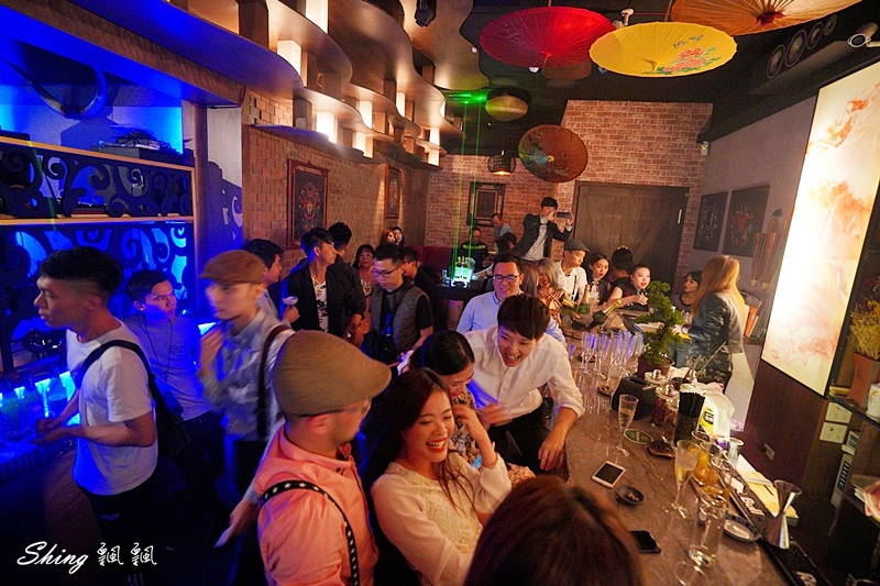 Myth-Dragon 台中夜店餐酒館-台中中國風酒吧,質感調酒還有川劇變臉表演,展現全新風格的復古小上海 @博士生瘋狂日記 Myth-Dragon 台中夜店餐酒館-台中中國風酒吧,質感調酒還有川劇變臉表演,展現全新風格的復古小上海 @博士生瘋狂日記