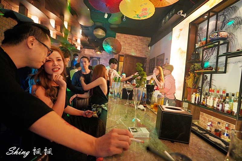 Myth-Dragon 台中夜店餐酒館-台中中國風酒吧,質感調酒還有川劇變臉表演,展現全新風格的復古小上海 @博士生瘋狂日記 Myth-Dragon 台中夜店餐酒館-台中中國風酒吧,質感調酒還有川劇變臉表演,展現全新風格的復古小上海 @博士生瘋狂日記