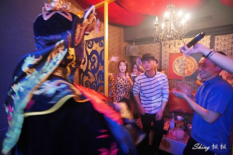Myth-Dragon 台中夜店餐酒館-台中中國風酒吧,質感調酒還有川劇變臉表演,展現全新風格的復古小上海 @博士生瘋狂日記 Myth-Dragon 台中夜店餐酒館-台中中國風酒吧,質感調酒還有川劇變臉表演,展現全新風格的復古小上海 @博士生瘋狂日記