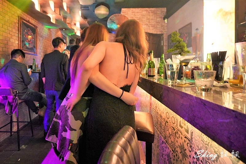 Myth-Dragon 台中夜店餐酒館-台中中國風酒吧,質感調酒還有川劇變臉表演,展現全新風格的復古小上海 @博士生瘋狂日記 Myth-Dragon 台中夜店餐酒館-台中中國風酒吧,質感調酒還有川劇變臉表演,展現全新風格的復古小上海 @博士生瘋狂日記