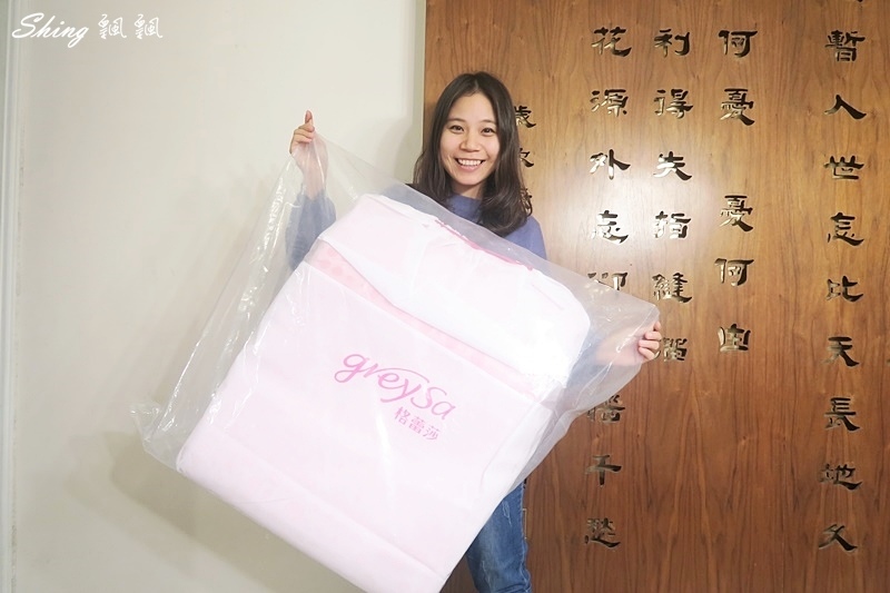 格蕾莎抬腿枕GreySa系列新花樣-愛運動跟久站職業的居家救星,晚上不再腳水腫啦! @博士生瘋狂日記 格蕾莎抬腿枕GreySa系列新花樣-愛運動跟久站職業的居家救星,晚上不再腳水腫啦! @博士生瘋狂日記