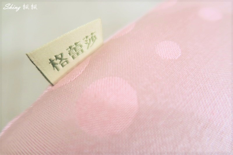 格蕾莎抬腿枕GreySa系列新花樣-愛運動跟久站職業的居家救星,晚上不再腳水腫啦! @博士生瘋狂日記 格蕾莎抬腿枕GreySa系列新花樣-愛運動跟久站職業的居家救星,晚上不再腳水腫啦! @博士生瘋狂日記