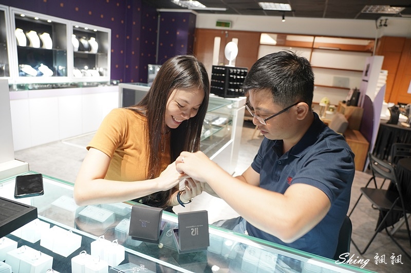 IR求婚訂婚對戒品牌推薦-客製化對戒刻字服務,最浪漫的台灣品牌求婚戒指訂製空間! @博士生瘋狂日記 IR求婚訂婚對戒品牌推薦-客製化對戒刻字服務,最浪漫的台灣品牌求婚戒指訂製空間! @博士生瘋狂日記