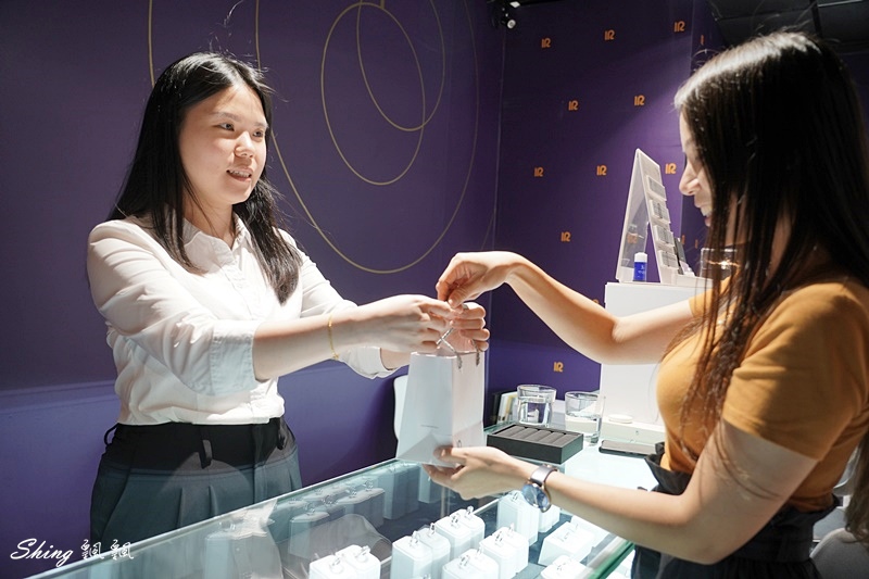 IR求婚訂婚對戒品牌推薦-客製化對戒刻字服務,最浪漫的台灣品牌求婚戒指訂製空間! @博士生瘋狂日記 IR求婚訂婚對戒品牌推薦-客製化對戒刻字服務,最浪漫的台灣品牌求婚戒指訂製空間! @博士生瘋狂日記