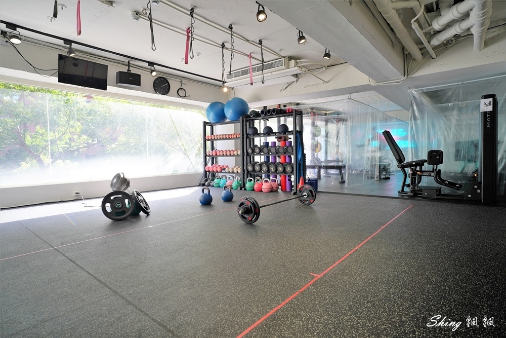妮飛健身空間信義店Nifei Fitness-專業教練肌力指導,課程豐富多元,輕鬆養成規律運動好習慣! @博士生瘋狂日記 妮飛健身空間信義店Nifei Fitness-專業教練肌力指導,課程豐富多元,輕鬆養成規律運動好習慣! @博士生瘋狂日記
