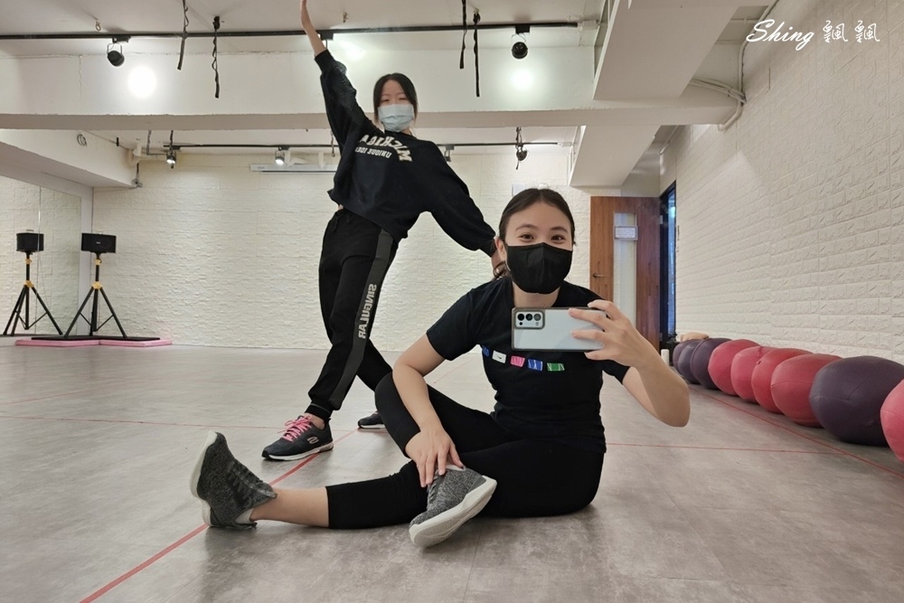 妮飛健身空間信義店Nifei Fitness-專業教練肌力指導,課程豐富多元,輕鬆養成規律運動好習慣! @博士生瘋狂日記 妮飛健身空間信義店Nifei Fitness-專業教練肌力指導,課程豐富多元,輕鬆養成規律運動好習慣! @博士生瘋狂日記