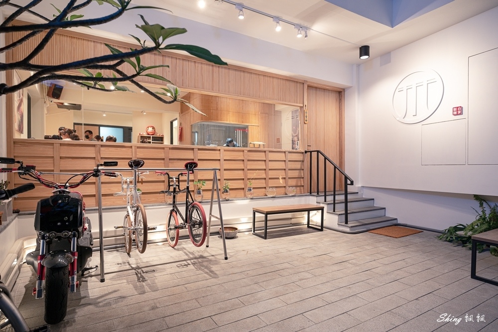 信川屋博多豚骨拉麵-日式濃厚道地湯頭,玫瑰拉麵香氣撲鼻,自製天然彩色拉麵更是吸睛!! @博士生瘋狂日記 信川屋博多豚骨拉麵-日式濃厚道地湯頭,玫瑰拉麵香氣撲鼻,自製天然彩色拉麵更是吸睛!! @博士生瘋狂日記