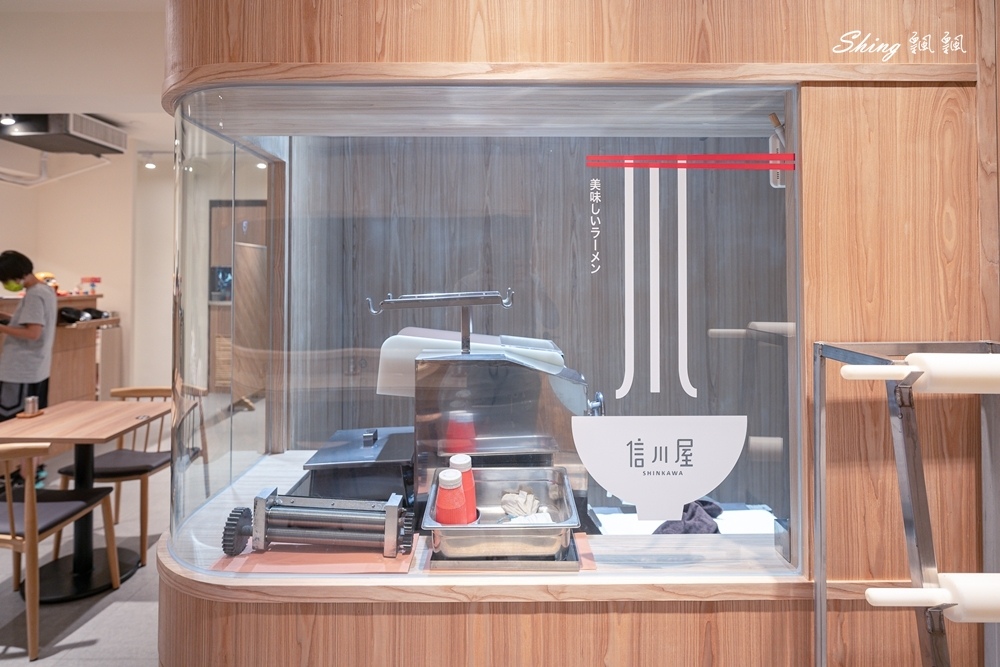 信川屋博多豚骨拉麵-日式濃厚道地湯頭,玫瑰拉麵香氣撲鼻,自製天然彩色拉麵更是吸睛!! @博士生瘋狂日記 信川屋博多豚骨拉麵-日式濃厚道地湯頭,玫瑰拉麵香氣撲鼻,自製天然彩色拉麵更是吸睛!! @博士生瘋狂日記