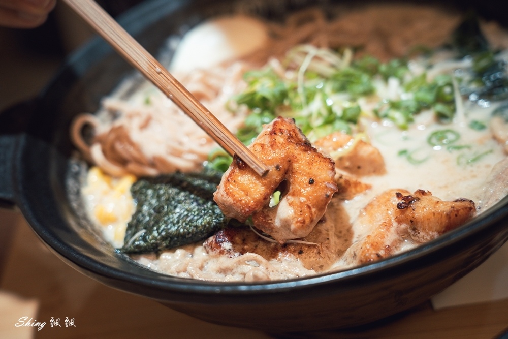 信川屋博多豚骨拉麵-日式濃厚道地湯頭,玫瑰拉麵香氣撲鼻,自製天然彩色拉麵更是吸睛!! @博士生瘋狂日記 信川屋博多豚骨拉麵-日式濃厚道地湯頭,玫瑰拉麵香氣撲鼻,自製天然彩色拉麵更是吸睛!! @博士生瘋狂日記