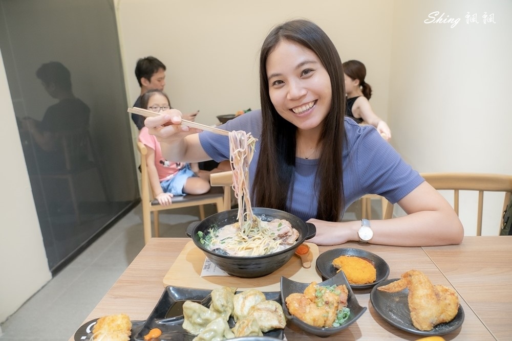 信川屋博多豚骨拉麵-日式濃厚道地湯頭,玫瑰拉麵香氣撲鼻,自製天然彩色拉麵更是吸睛!! @博士生瘋狂日記 信川屋博多豚骨拉麵-日式濃厚道地湯頭,玫瑰拉麵香氣撲鼻,自製天然彩色拉麵更是吸睛!! @博士生瘋狂日記