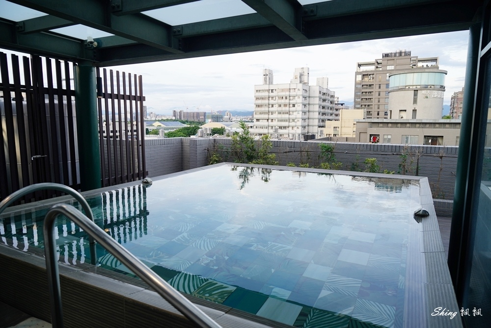 KUN HOTEL逢甲住宿推薦-台中逢甲夜市超方便住宿,大家都不知道這裡有頂樓SPA池超放鬆!! @博士生瘋狂日記 KUN HOTEL逢甲住宿推薦-台中逢甲夜市超方便住宿,大家都不知道這裡有頂樓SPA池超放鬆!! @博士生瘋狂日記