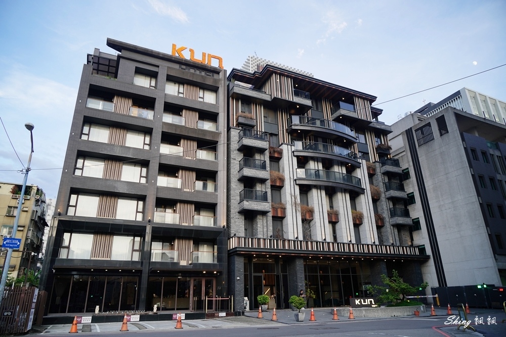 KUN HOTEL逢甲住宿推薦-台中逢甲夜市超方便住宿,大家都不知道這裡有頂樓SPA池超放鬆!! @博士生瘋狂日記 KUN HOTEL逢甲住宿推薦-台中逢甲夜市超方便住宿,大家都不知道這裡有頂樓SPA池超放鬆!! @博士生瘋狂日記