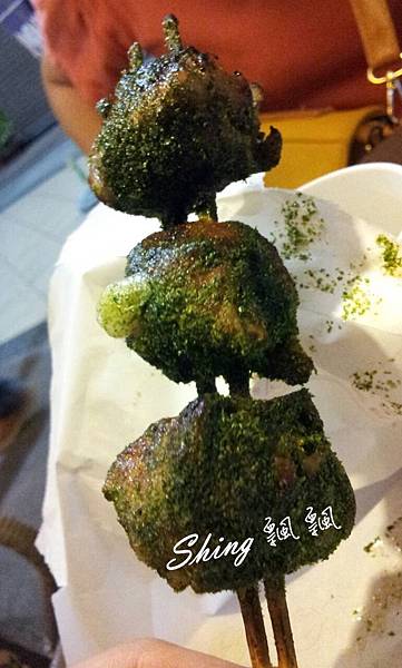[台中●逢甲] 逢甲夜市最強燒烤激旨燒鳥串燒炸串，逢甲人的宵夜首選，逢甲大學生晚上喝到凌晨的聚會基地 @博士生瘋狂日記