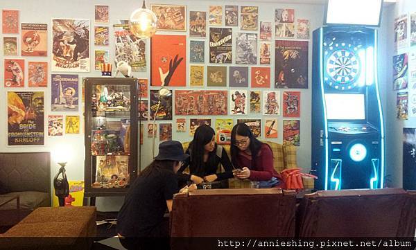 [台北] 士林夜市捷運劍潭站-美式復古搖滾風格餐廳TEDDYS BURGER @博士生瘋狂日記