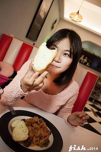 [台北] 士林夜市捷運劍潭站-美式復古搖滾風格餐廳TEDDYS BURGER @博士生瘋狂日記