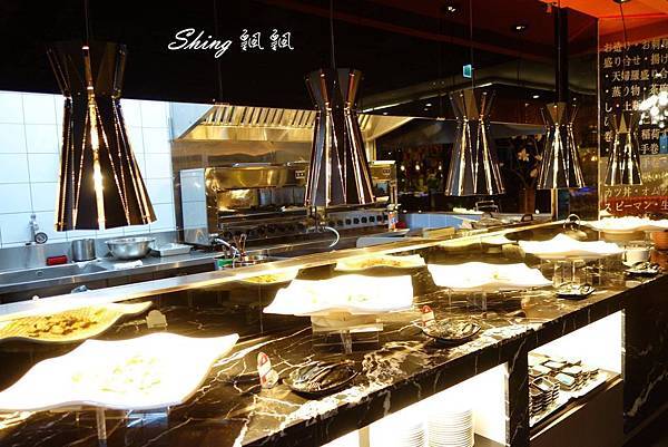 [台中] 星享道酒店-星響道國際自助餐，逢甲夜市唯一buffet吃到飽 @博士生瘋狂日記
