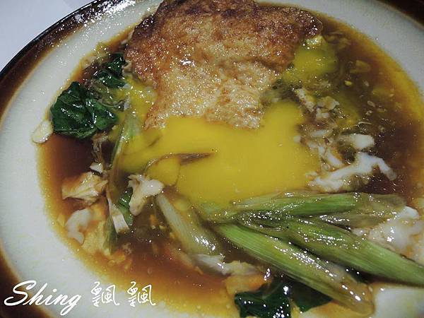 [台北] 中原客棧-京華城周邊美食,十足酒足飯飽的飛鏢餐廳 @博士生瘋狂日記