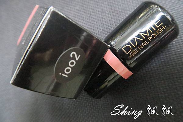 [美容彩妝] 輕鬆好上手DIAMIE懶人膠-自己也能快速優雅的的完成光撩指甲 @博士生瘋狂日記