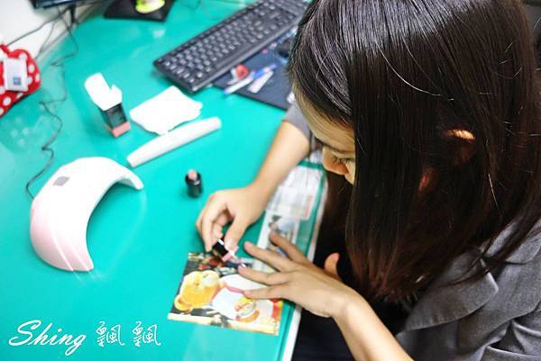 [美容彩妝] 輕鬆好上手DIAMIE懶人膠-自己也能快速優雅的的完成光撩指甲 @博士生瘋狂日記