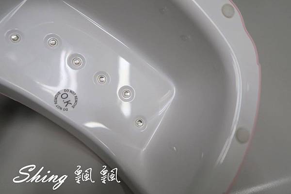 [美容彩妝] 輕鬆好上手DIAMIE懶人膠-自己也能快速優雅的的完成光撩指甲 @博士生瘋狂日記
