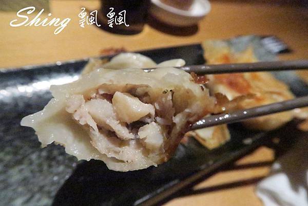 [台中] 有喜屋Ukiya-台中日式煎餃擔當居酒屋，咬一口脆皮起司煎餃，享受日本下班後的日式好料 @博士生瘋狂日記