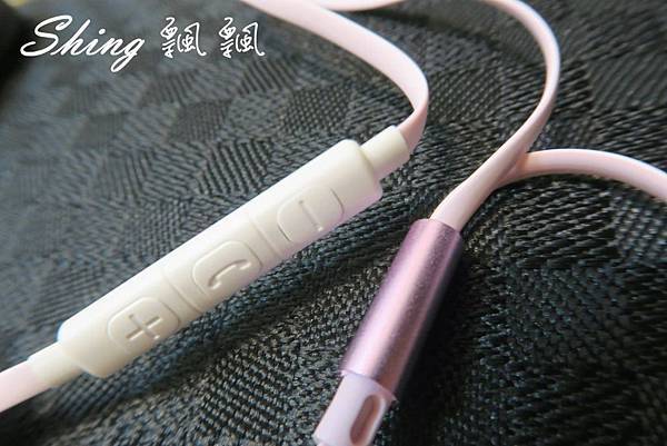[時尚] 初生嫩紅Bonnaire奈米陶瓷線控耳機 @博士生瘋狂日記