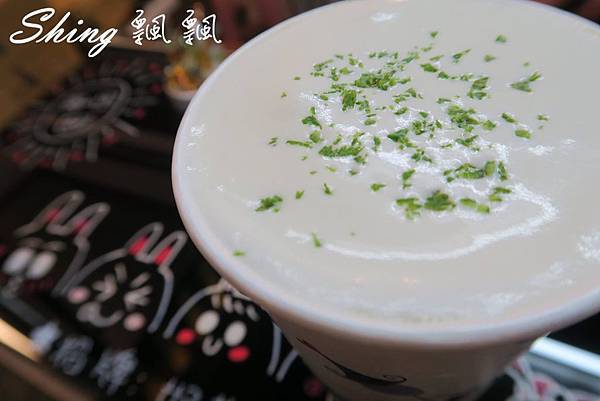 [台中] 逢甲歡樂星低調茶low key tea-大推奶蓋綠茶 @博士生瘋狂日記