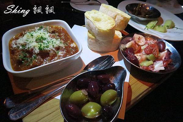 [台北] 信義區君悅酒店ZIGA ZAGA義大利餐廳夜晚LIVE BAND酒精暢飲 @博士生瘋狂日記