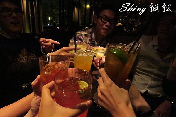 [台北] 信義區君悅酒店ZIGA ZAGA義大利餐廳夜晚LIVE BAND酒精暢飲 @博士生瘋狂日記