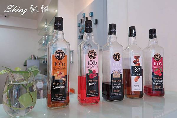 [台中] White Kitchen 懷特廚房-有英國唐寧茶相伴的精緻素食異國料理 @博士生瘋狂日記