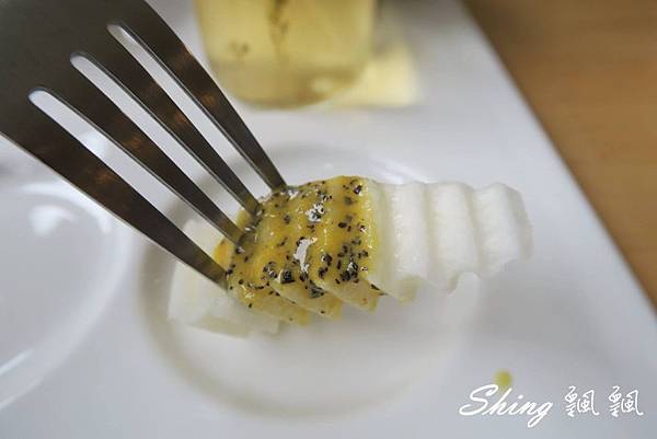 [台中] White Kitchen 懷特廚房-有英國唐寧茶相伴的精緻素食異國料理 @博士生瘋狂日記