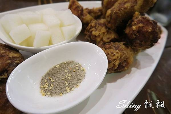 [台中] 朴大哥的韓式炸雞-逢甲夜市必吃韓國老闆開的韓式炸雞店，熱潮不退人氣美食 @博士生瘋狂日記